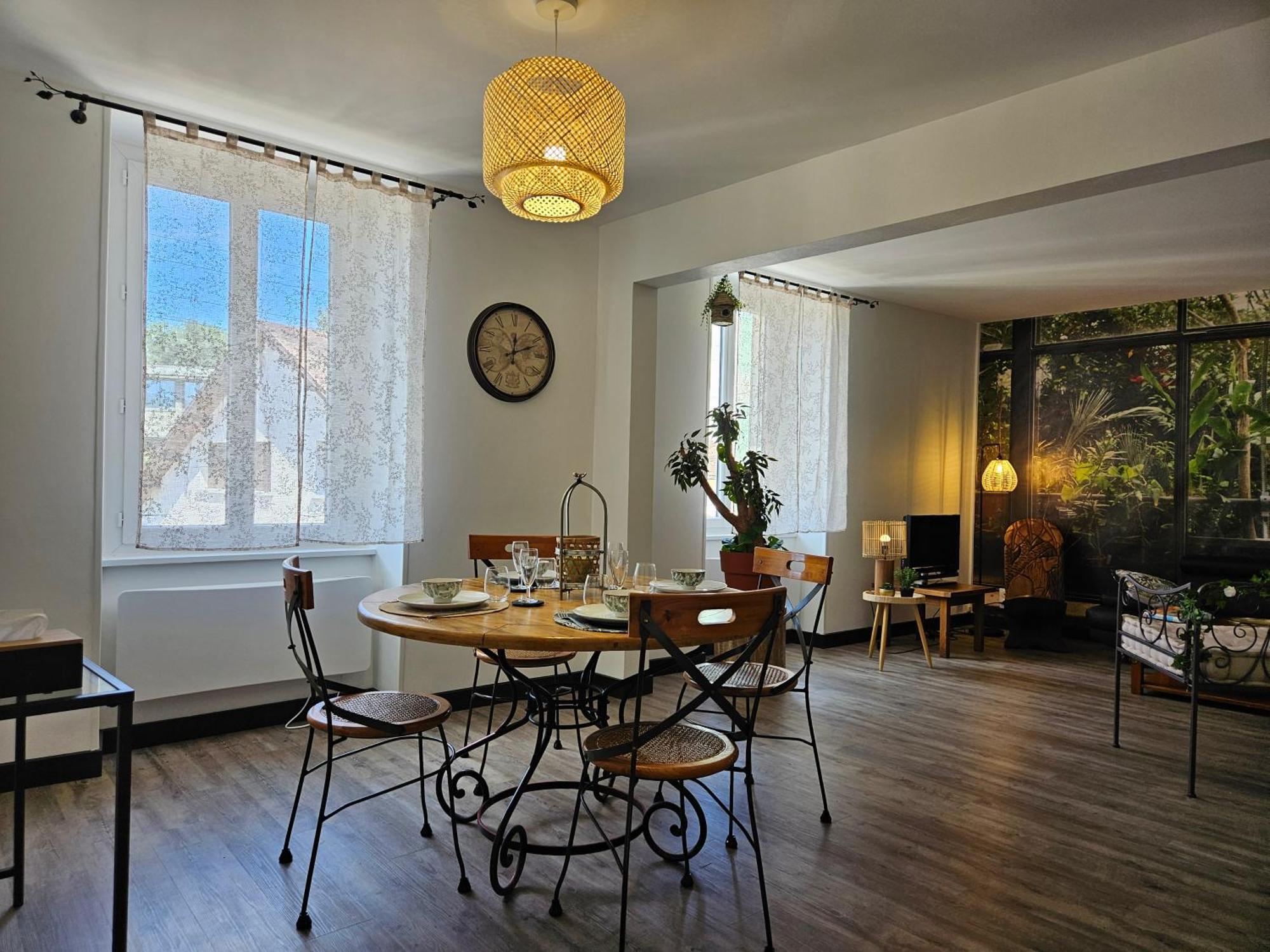 Appartement Le Jardin Imaginaire ชอมปาญโญล ภายนอก รูปภาพ